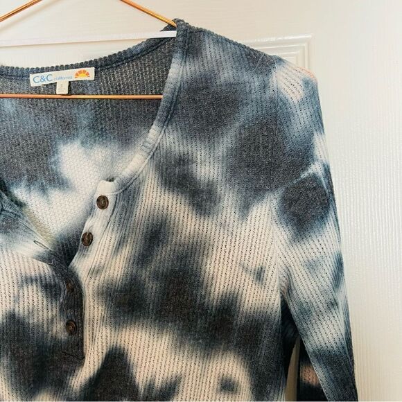 EUC C&C California Navy Tie Dye Henley Long Sleeve Top Small - Picture 5 of 7